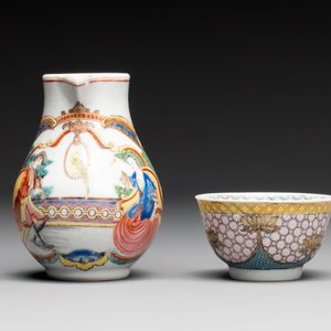 A Chinese famille rose armorial plate, a cup and a 'European subject' milk jug, Yongzheng/Qianlong — photo 4