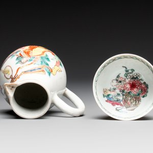 A Chinese famille rose armorial plate, a cup and a 'European subject' milk jug, Yongzheng/Qianlong — photo 8