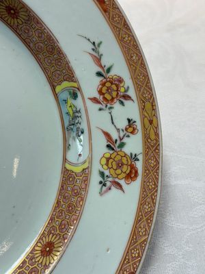 A Chinese famille rose armorial plate with the arms of Carter for the English market, Kangxi, ca. 1722 — photo 5