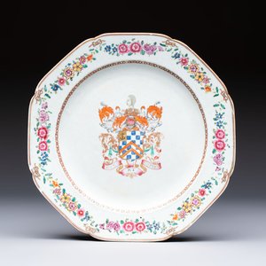 A Chinese famille rose armorial plate with the arms of Clerke for the English market, Qianlong, ca. 1765 — photo 1