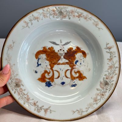A Chinese famille rose armorial plate with the arms of Valckenier of Amsterdam for the Dutch market — photo 1