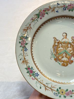 A Chinese famille rose armorial plate with the arms of William Ellis for the English market, Qianlong, ca. 1755 — photo 6