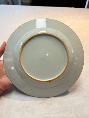 A Chinese famille rose armorial plate with the arms of William Ellis for the English market, Qianlong, ca. 1755 — photo 7
