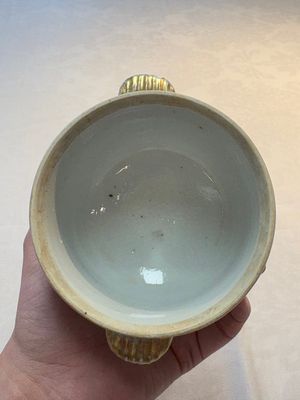 A Chinese famille rose armorial sugar pot with the arms of Van Beeftingh for the Dutch market, Qianlong — photo 6