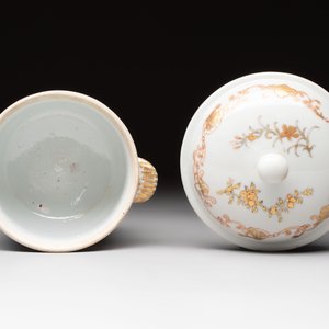 A Chinese famille rose armorial sugar pot with the arms of Van Beeftingh for the Dutch market, Qianlong — photo 5