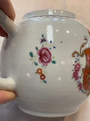 A Chinese famille rose armorial teapot with the arms of Barrow impaling Dighton for the English market, Qianlong, ca. 1755 — photo 11
