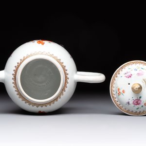 A Chinese famille rose armorial teapot with the arms of Barrow impaling Dighton for the English market, Qianlong, ca. 1755 — photo 5