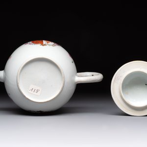 A Chinese famille rose armorial teapot with the arms of Barrow impaling Dighton for the English market, Qianlong, ca. 1755 — photo 6