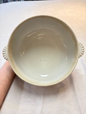 A Chinese famille rose armorial tureen and cover with the arms of Backwell quartering Tyringham for the English market, Yongzheng/Qianlong — photo 6