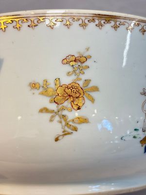 A Chinese famille rose armorial tureen and cover with the arms of van Beeftingh for the Dutch market, Qianlong — photo 11