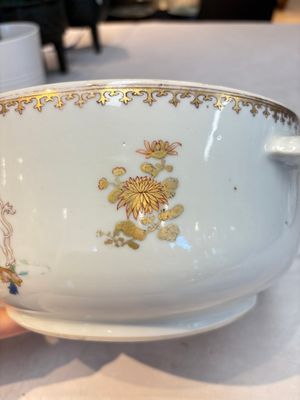 A Chinese famille rose armorial tureen and cover with the arms of van Beeftingh for the Dutch market, Qianlong — photo 18