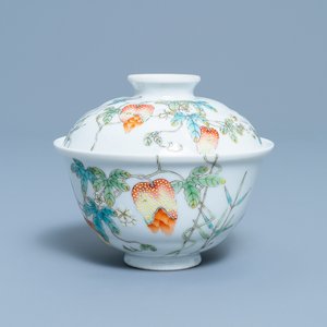A Chinese famille rose 'balsam pear' bowl and cover, Jiaqing mark, Republic — 照片 1