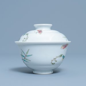 A Chinese famille rose 'balsam pear' bowl and cover, Jiaqing mark, Republic — 照片 4