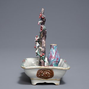 A Chinese famille rose basin with birds, prune tree and a vase, Qianlong — photo 5