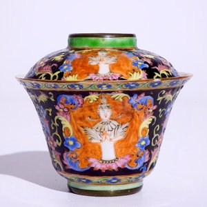 A Chinese famille rose Bencharong covered bowl for the Thai market, 19/20th C. — 照片 1