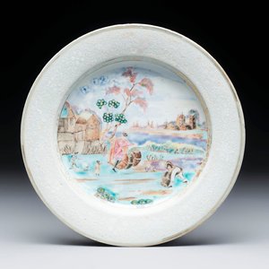 A Chinese famille rose bianco-sopra-bianco 'Peter The Great in Zaandam' plate, Qianlong — photo 1