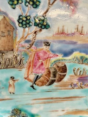 A Chinese famille rose bianco-sopra-bianco 'Peter The Great in Zaandam' plate, Qianlong — foto 4