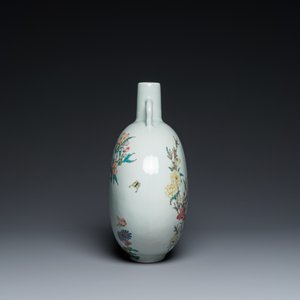 A Chinese famille rose 'bianhu' vase with birds among blossoming branches, Yongzheng mark, 20th C. — 照片 2