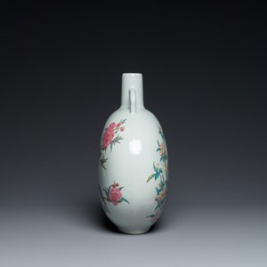 A Chinese famille rose 'bianhu' vase with birds among blossoming branches, Yongzheng mark, 20th C. — 照片 4