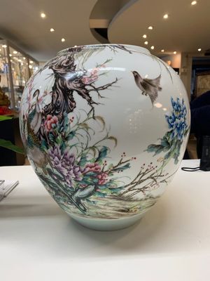 A Chinese famille rose 'birds among blossoming branches' vase, Xianfeng mark, Republic — foto 2