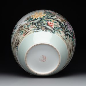 A Chinese famille rose 'birds among blossoming branches' vase, Xianfeng mark, Republic — foto 6