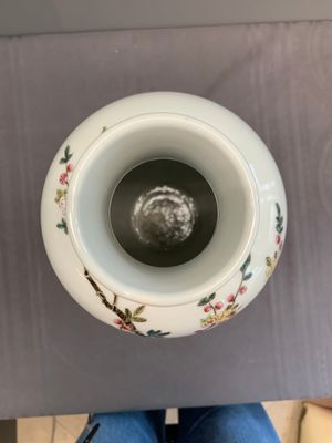 A Chinese famille rose 'birds among blossoming branches' vase, Yongzheng mark, Republic — photo 6