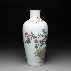 A Chinese famille rose 'birds among blossoming branches' vase, Yongzheng mark, Republic — photo 4
