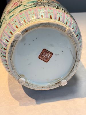 A Chinese famille rose 'Birds among Flowering Branches' rouleau vase, Qianlong mark, Republic — photo 10