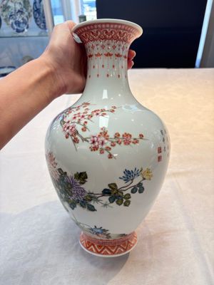 A Chinese famille rose 'birds among flowering branches' vase, Qianlong mark, 20th C. — photo 2