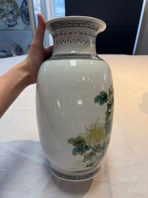 A Chinese famille rose 'birds among flowering branches' vase, Qianlong mark, Republic — photo 5