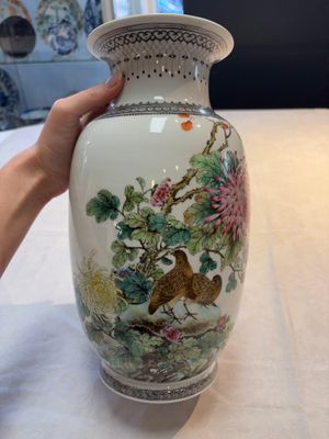 A Chinese famille rose 'birds among flowering branches' vase, Qianlong mark, Republic — photo 6
