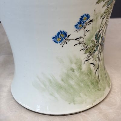 A Chinese famille rose 'Birds Among Flowering Branches' vase — photo 16
