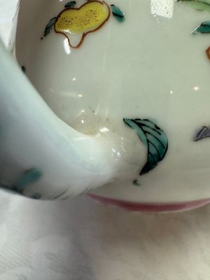 A Chinese famille rose 'Birds and Insects among Flowers' teapot on a later wooden stand, Yongzheng — 照片 7