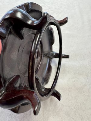 A Chinese famille rose 'Birds and Insects among Flowers' teapot on a later wooden stand, Yongzheng — 照片 25