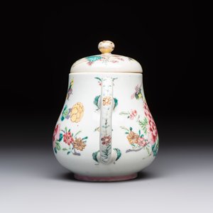 A Chinese famille rose 'Birds and Insects among Flowers' teapot on a later wooden stand, Yongzheng — 照片 3