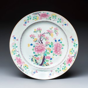 A Chinese famille rose 'Blossoms' dish — photo 1