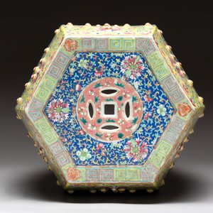A Chinese famille rose blue and yellow-ground hexagonal garden seat, 19th C. — photo 5