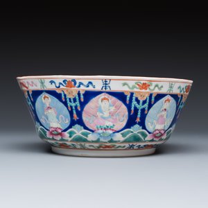 A Chinese famille rose blue-ground 'Baragon Tumed' octagonal bowl — photo 3