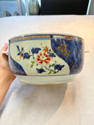 A Chinese famille rose blue-ground tureen, cover and stand, Qianlong — 照片 4