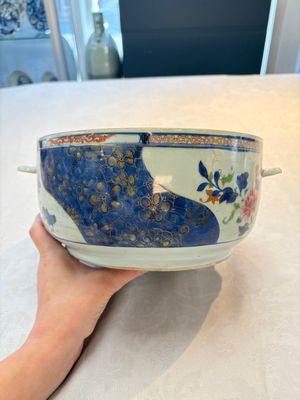 A Chinese famille rose blue-ground tureen, cover and stand, Qianlong — 照片 6