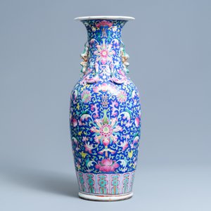 A Chinese famille rose blue-ground vase, 19th C. — photo 3