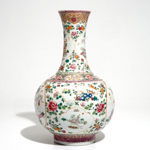 A Chinese famille rose bottle vase, Guangxu mark, 20th C. — photo 2