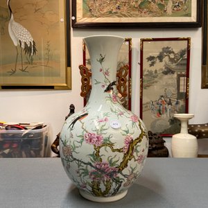 A Chinese famille rose bottle vase, Hongxian mark, Republic — photo 14
