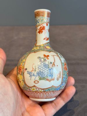 A Chinese famille rose bottle vase, Ju Ren Tang 居仁堂製 mark, Republic — 照片 3