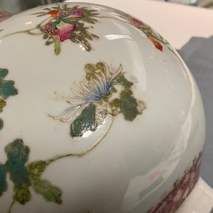 A Chinese famille rose bottle vase with floral design, Hongxian mark, Republic — 照片 18