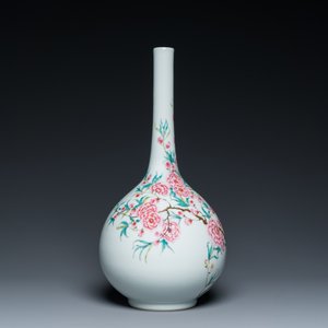 A Chinese famille rose bottle vase, Yongzheng mark, Republic — 照片 4