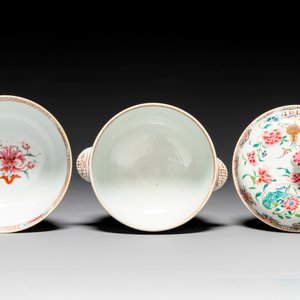 A Chinese famille rose bowl and a covered tureen, Yongzheng/Qianlong — photo 3