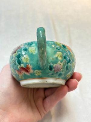 A Chinese famille rose bowl and a teapot for the Straits or Peranakan market, 19th C. — photo 12