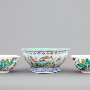 A Chinese famille rose bowl and two famille rose bowls with flowers — photo 1