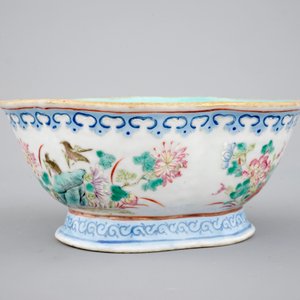 A Chinese famille rose bowl and two famille rose bowls with flowers — photo 12
